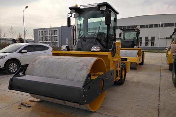 振動<a href='http://www.erzp.cn' target='_blank'>壓路機</a>